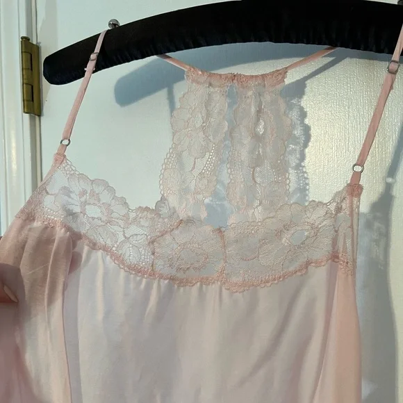 VICTORIA’S SECRET High-low Sheer Pink Lace Silk Blend Slip - Size Medium 💕 - Picture 3 of 9
